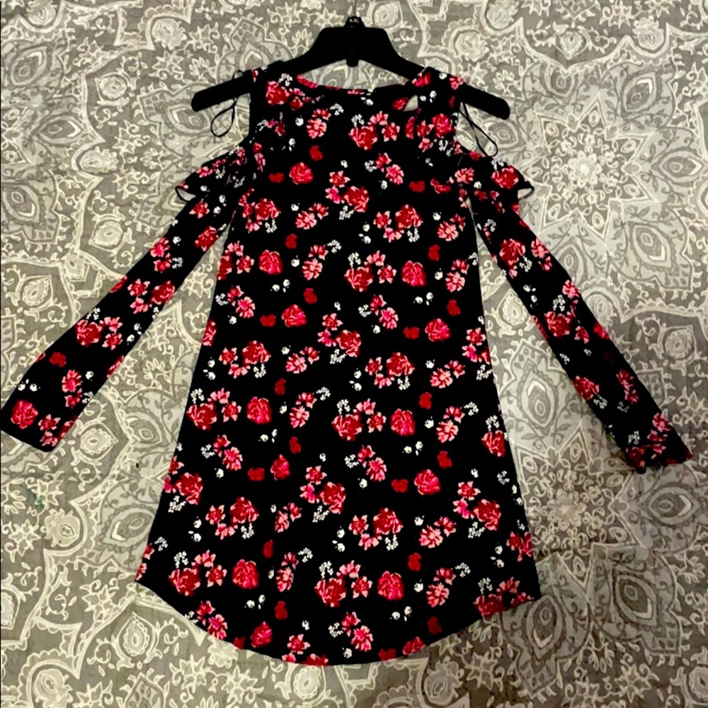 Cold shoulder jounors dress